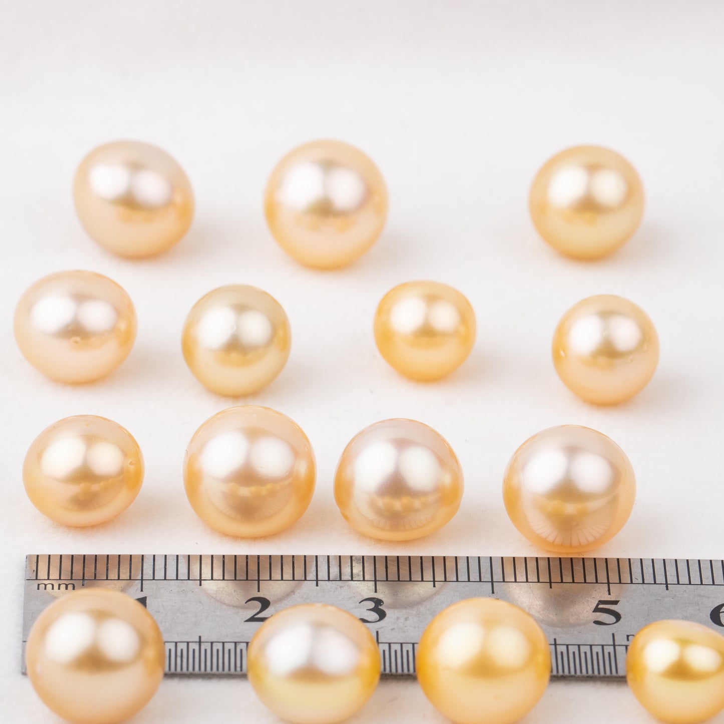 11-12mm cultured gold southsea Pearl High quality loose seawater pearl round shape