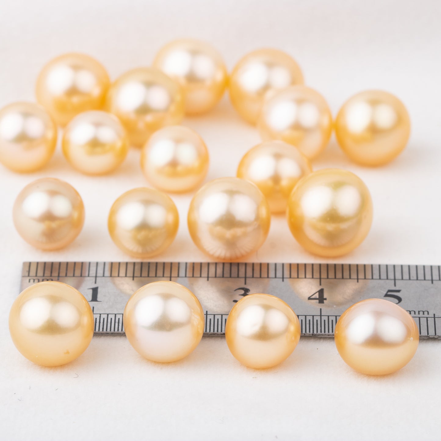 11-12mm cultured gold southsea Pearl High quality  loose seawater pearl round shape