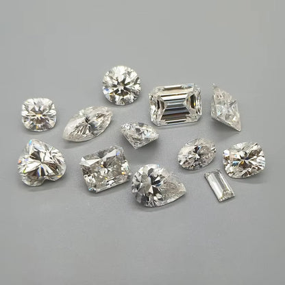 fancy-shape diamonds areD-color VVS grade, ranging from 0.5ctto 3ct.